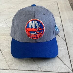 Islanders flex hat